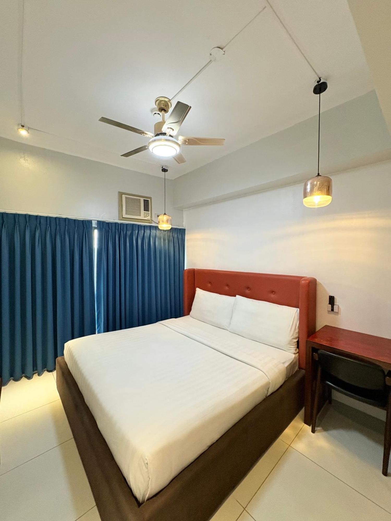 Pacific Park Hotel Quezon City Exterior photo