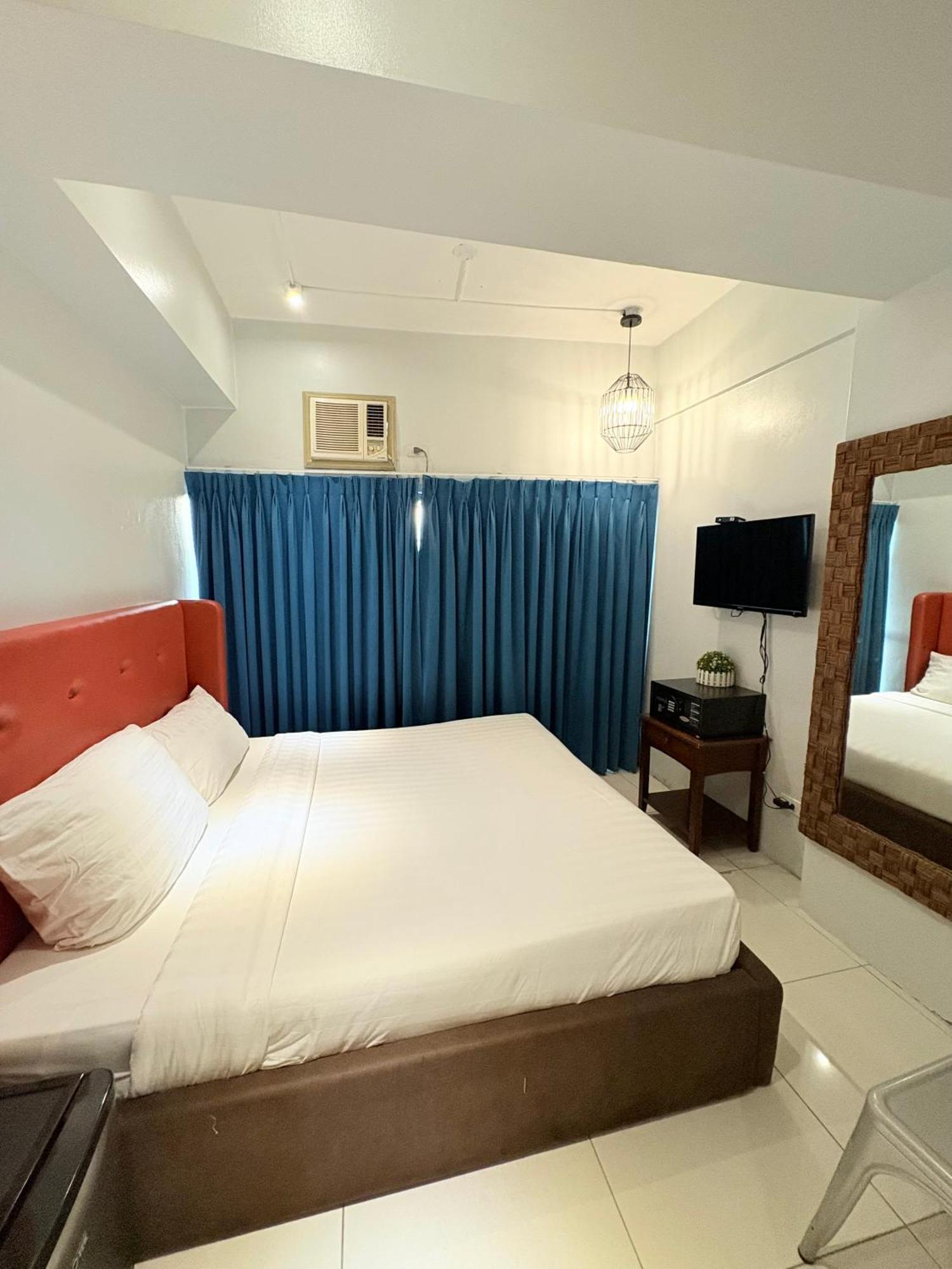 Pacific Park Hotel Quezon City Exterior photo