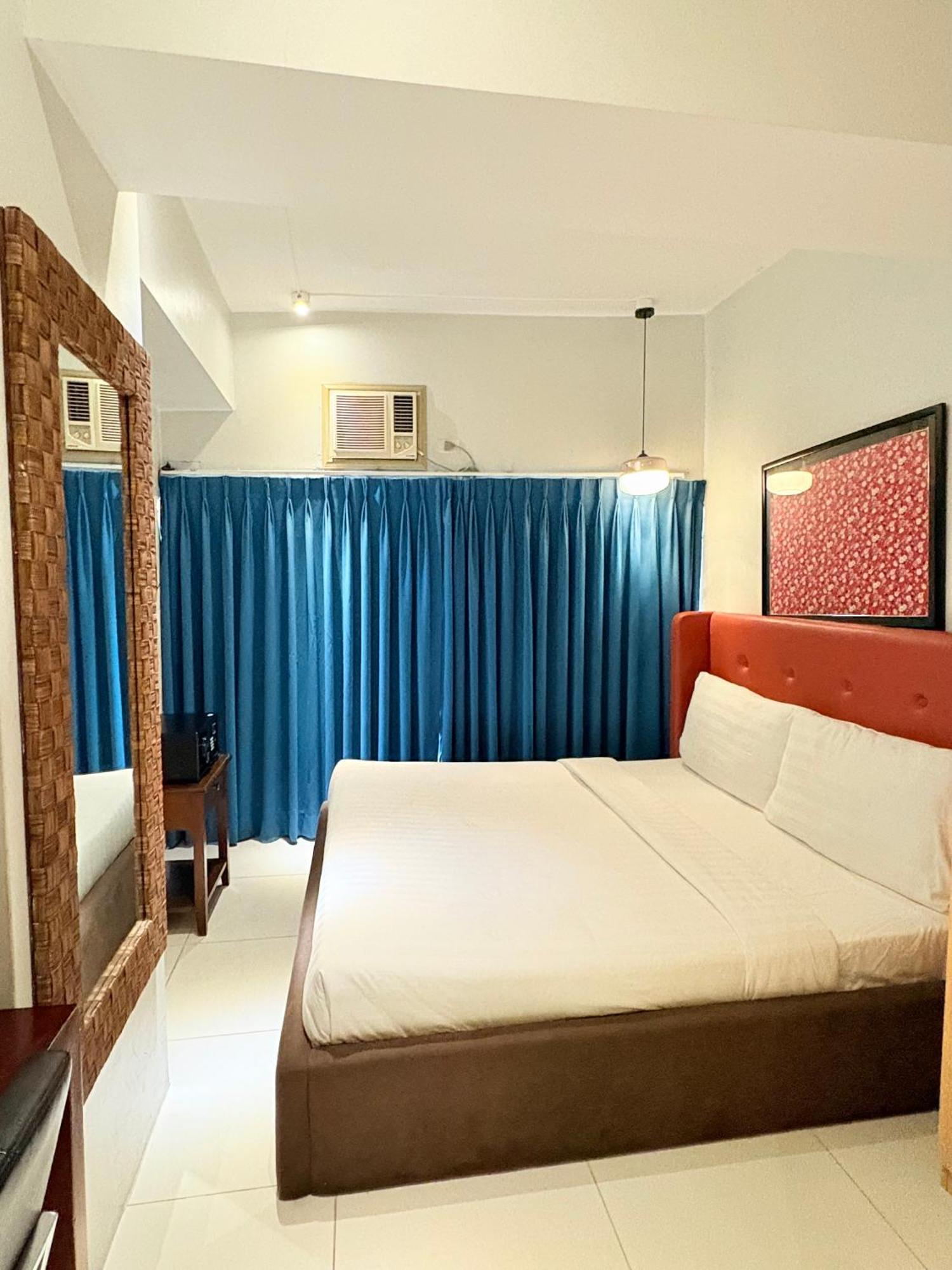Pacific Park Hotel Quezon City Exterior photo