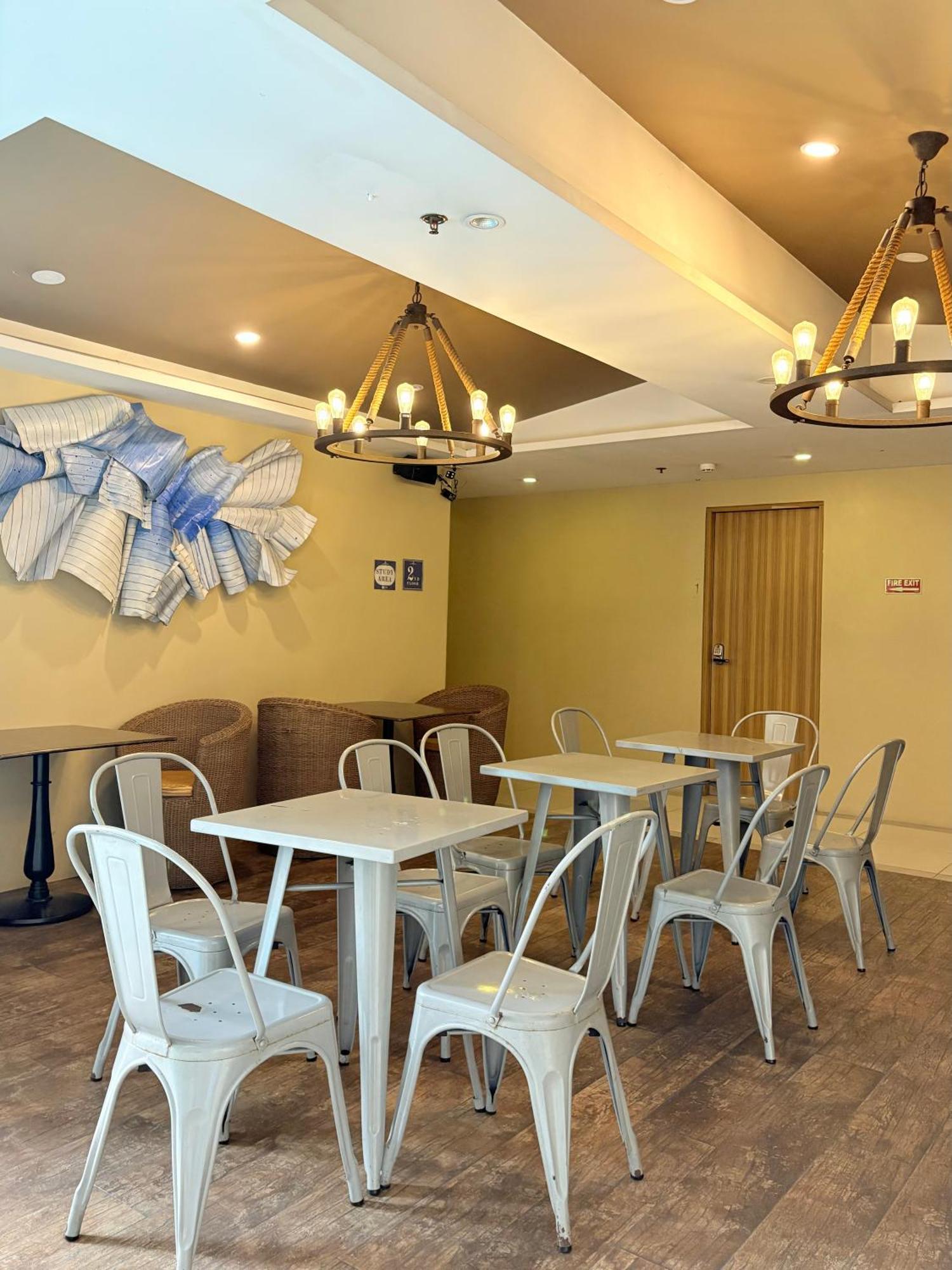 Pacific Park Hotel Quezon City Exterior photo