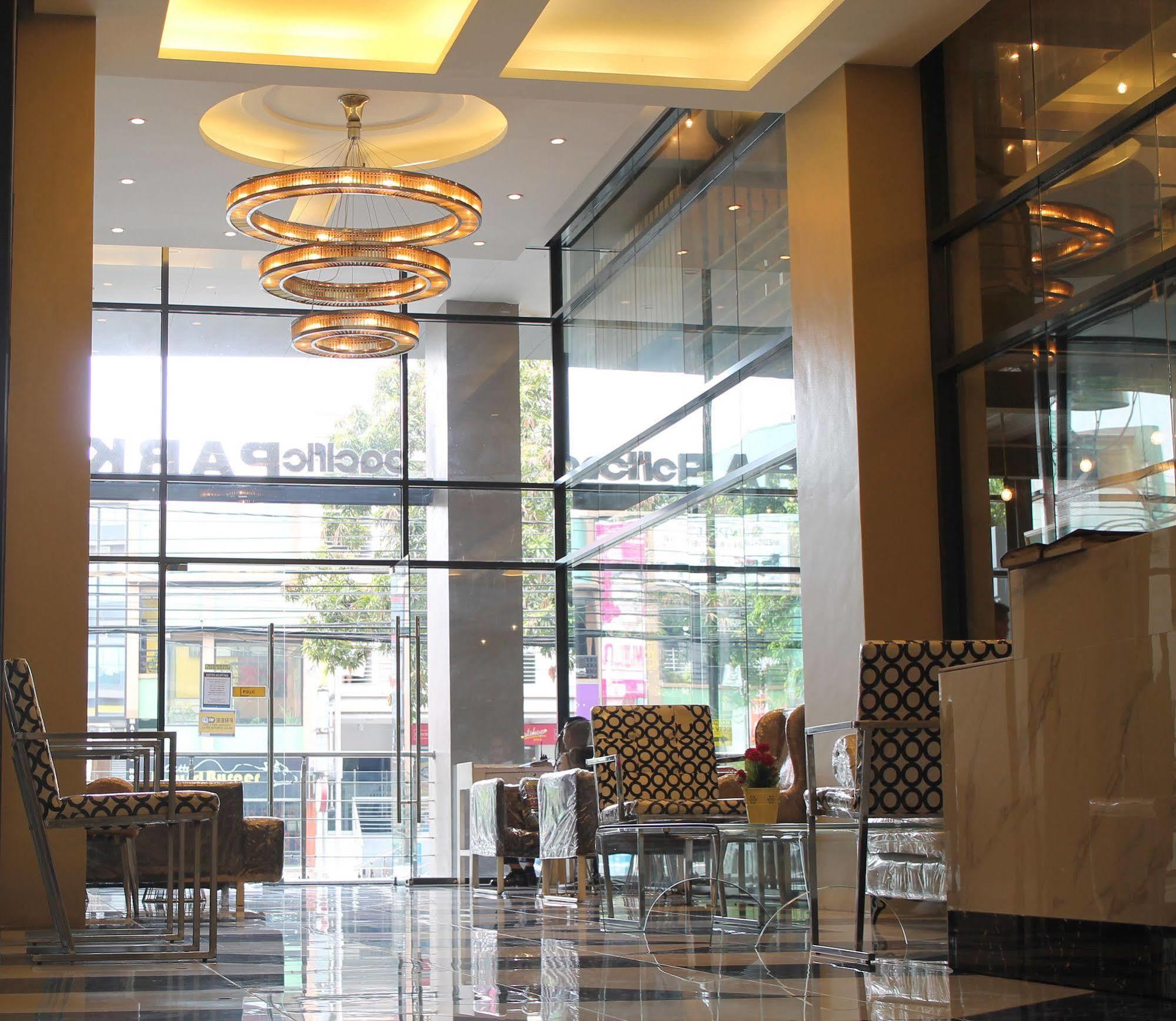 Pacific Park Hotel Quezon City Exterior photo
